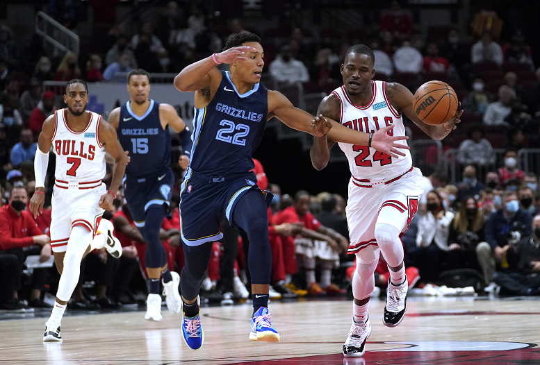 爱游戏官方入口-灰熊横扫广州队，拉文状态火热