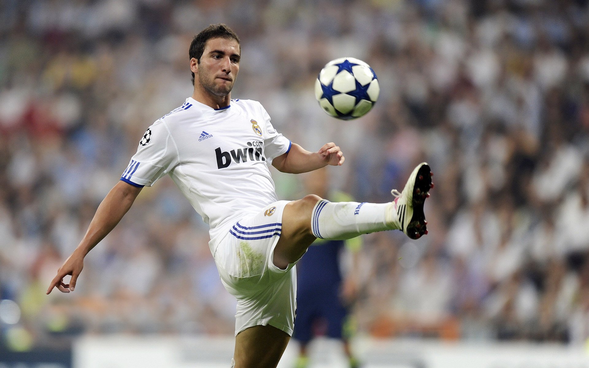 爱游戏入口-东契奇，在足球之夜，用篮球终结悬念